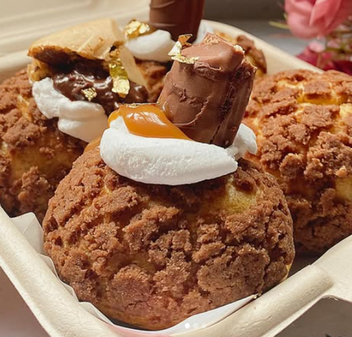 Choux Au Craquelien Chocolate